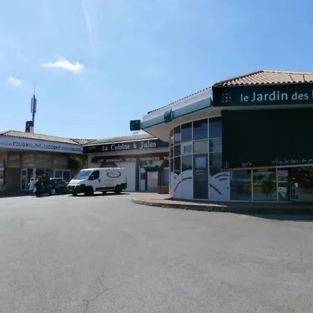 Argi Betean: Bel Avec Terrasse Tout A Pied Apartment